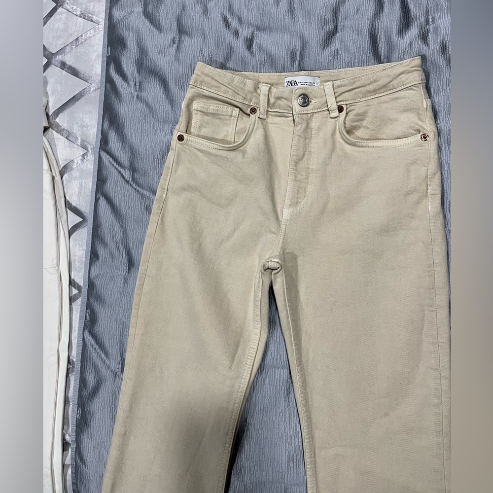 Zara high rise beige jeans Size 36 US 4